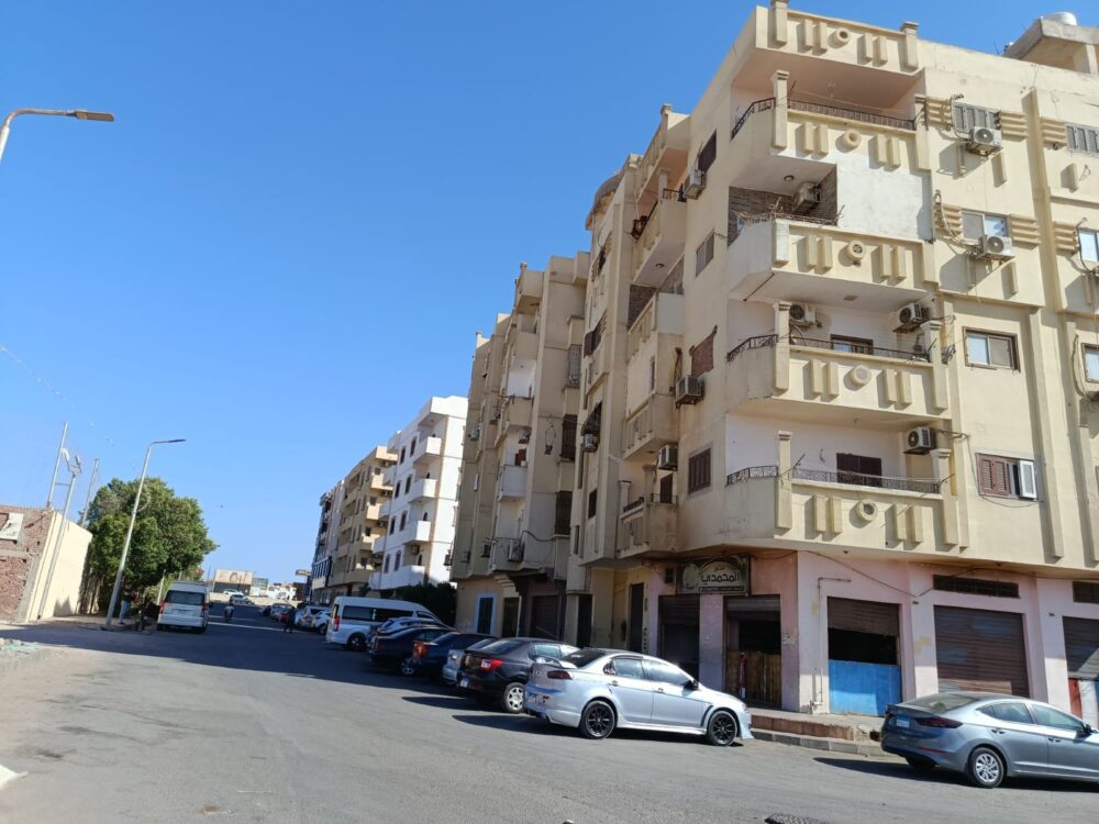 🏡 شقة للبيع بطريق المطار – موقع مميز جدًا بالقرب من مستشفى رويال 🏡